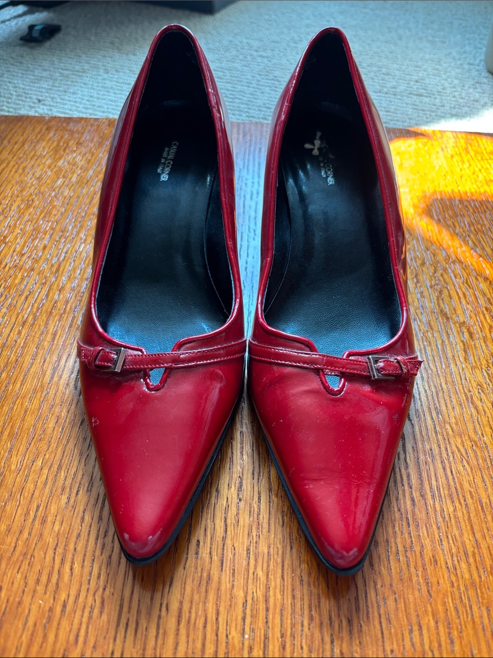 CASUAL CORNER made in Italy, Vintage shiny red leather kitten heels.👠 size 7.5